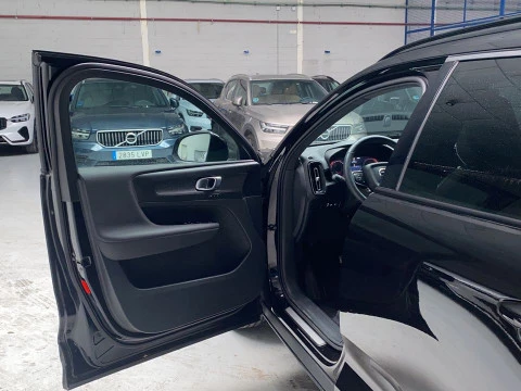 Volvo XC40 1.5 T4 RECHARGE R-DESIGN DCT 5P