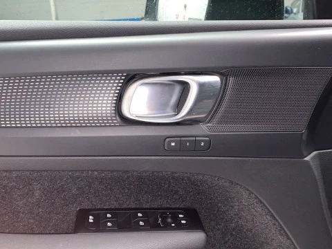 Volvo XC40 1.5 T4 RECHARGE R-DESIGN DCT 5P