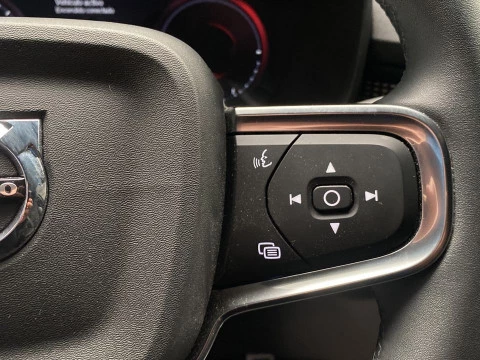 Volvo XC40 1.5 T4 RECHARGE R-DESIGN DCT 5P