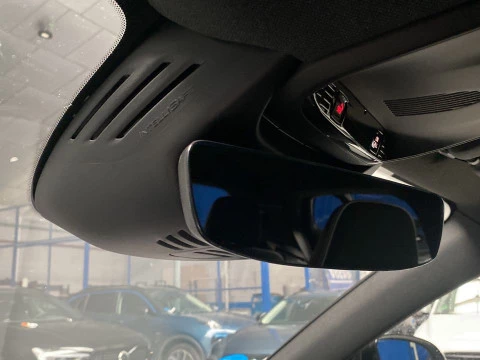 Volvo XC40 1.5 T4 RECHARGE R-DESIGN DCT 5P