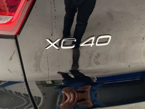 Volvo XC40 1.5 T4 RECHARGE R-DESIGN DCT 5P