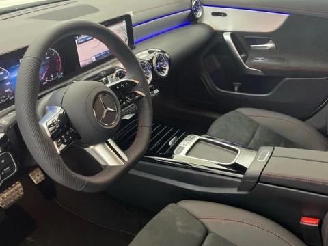 Mercedes-Benz CLA 200 D DCT