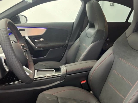 Mercedes-Benz CLA 200 D DCT