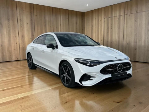 Mercedes-Benz CLA  180 con tecnologia hibrida