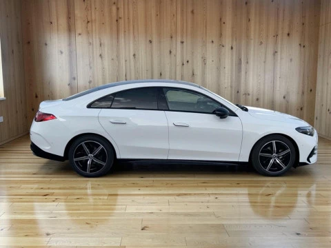 Mercedes-Benz CLA  180 con tecnologia hibrida