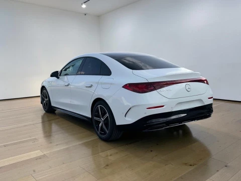 Mercedes-Benz CLA  180 con tecnologia hibrida