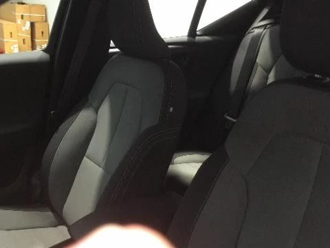 Volvo XC40 1.5 T4 RECHARGE CORE DCT 211 5P