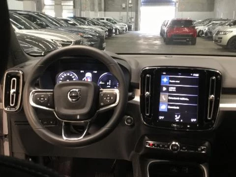 Volvo XC40 1.5 T4 RECHARGE CORE DCT 211 5P