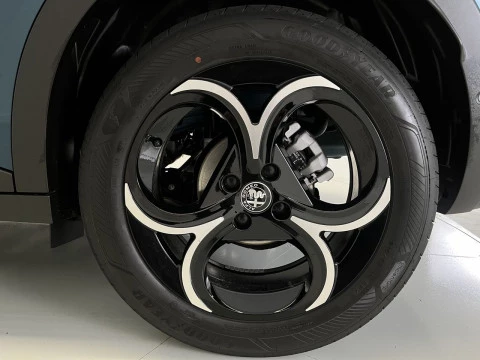 Alfa Romeo Junior IBRIDA 1.2L 136CV