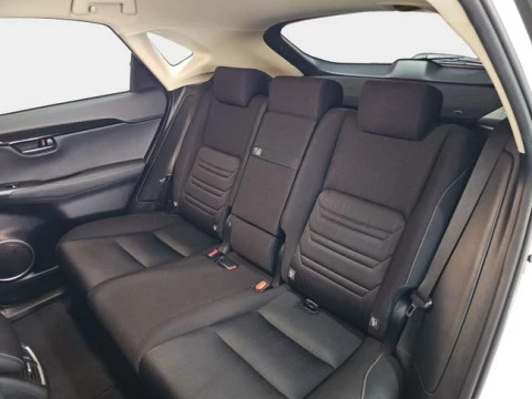 Lexus NX 2.5 300h Business Navigation 2WD