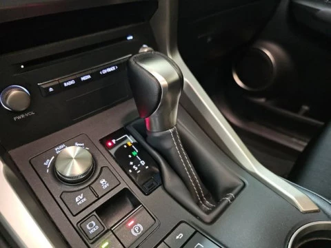 Lexus NX 2.5 300h Business Navigation 2WD