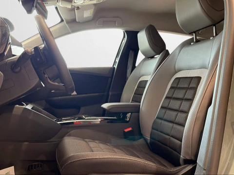 Citroën C4 Hybrid 145 ë-DCS6 Business Edition