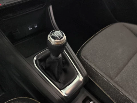 Renault Captur techno Eco-G 100cv (74 kW)