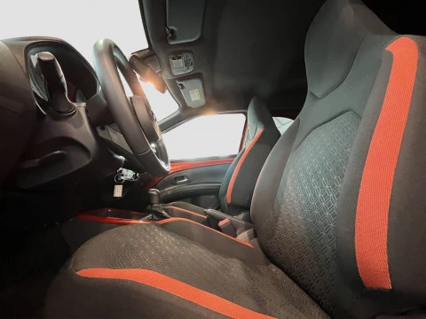 Toyota Aygo X Cross PLAY 1.0 72CV