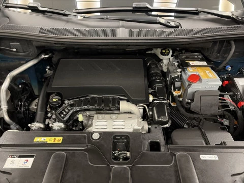 Peugeot 5008 PureTech 130 SANDS Allure Pack 96 kW (130 CV)