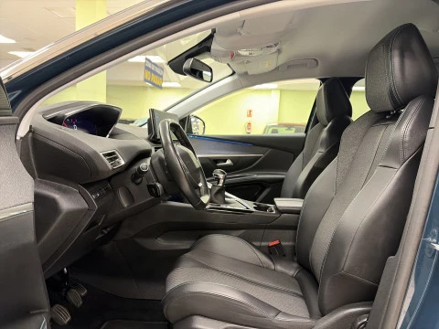 Peugeot 5008 PureTech 130 SANDS Allure Pack 96 kW (130 CV)