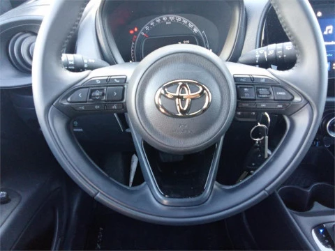 Toyota Aygo X Cross Play CVT