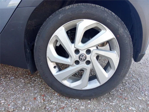 Toyota Aygo X Cross Play CVT