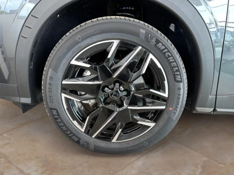 Peugeot 5008 Hybrid 1.2 107KW Allure eDCS6