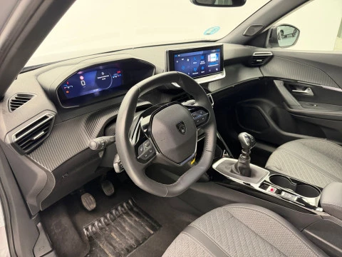 Peugeot 2008 Allure Gasolina 100 S&S 6 Vel. MAN