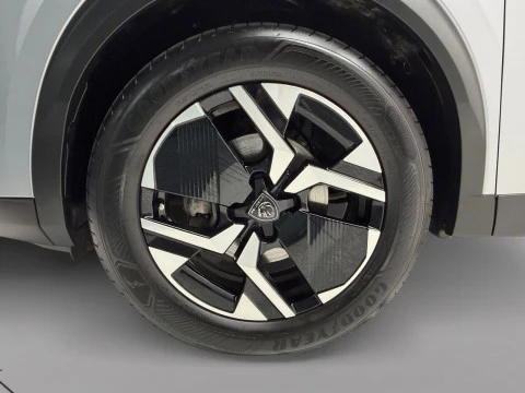 Peugeot 2008 Allure Gasolina 100 S&S 6 Vel. MAN