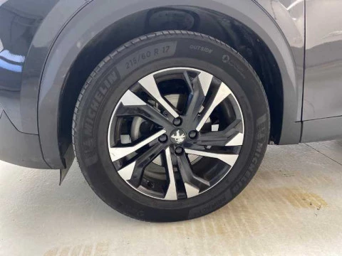 Peugeot 2008 NSUV  Allure Pack Gasolina 130 S&S EAT8  