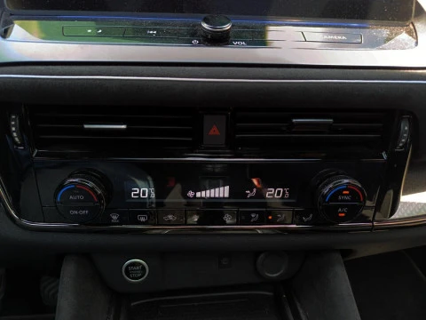 Nissan Qashqai NISSAN QASHQAI N-DESIGN TECHO SOLAR DIG-T 103KW (140CV) MILD HYB