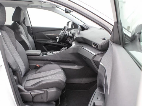 Peugeot 3008 1.5 BLUEHDI ALLURE AUTO S&S 130CV 5P