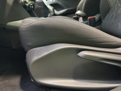 Peugeot 2008 PureTech 110 SANDS Style 81 kW (110 CV)