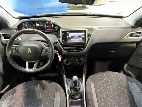 Peugeot 2008 PureTech 110 SANDS Style 81 kW (110 CV)