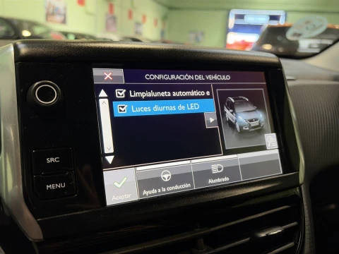 Peugeot 2008 PureTech 110 SANDS Style 81 kW (110 CV)