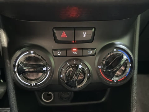Peugeot 2008 PureTech 110 SANDS Style 81 kW (110 CV)
