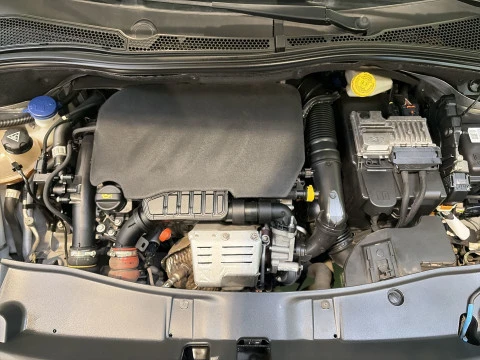 Peugeot 2008 PureTech 110 SANDS Style 81 kW (110 CV)