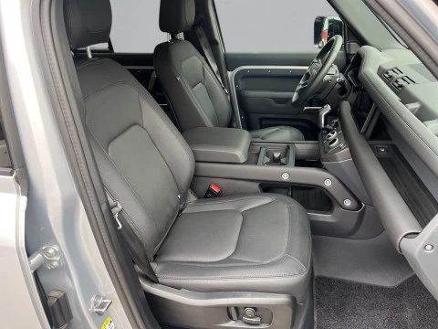 Land Rover Defender 3.0D I6 250 X-Dyn SE 110 AT 4WD MHEV