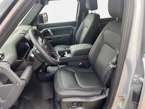 Land Rover Defender 3.0D I6 250 X-Dyn SE 110 AT 4WD MHEV