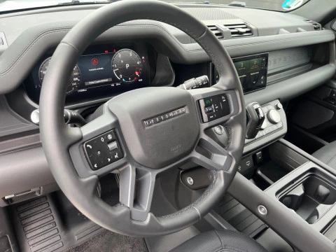 Land Rover Defender 3.0D I6 250 X-Dyn SE 110 AT 4WD MHEV