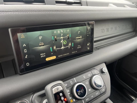 Land Rover Defender 3.0D I6 250 X-Dyn SE 110 AT 4WD MHEV