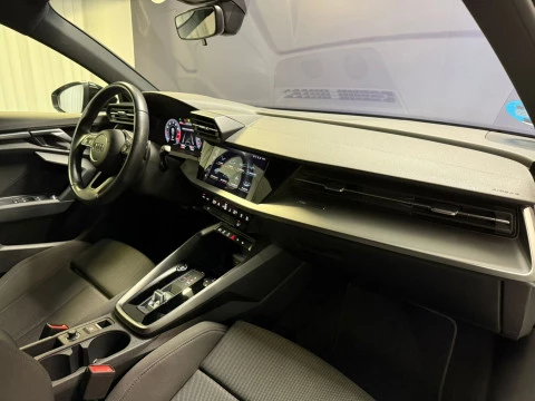 Audi A3 Sportback Black line 35 TFSI 110kW S tro