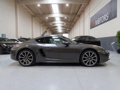 Porsche 718 Cayman