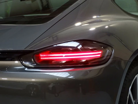 Porsche 718 Cayman