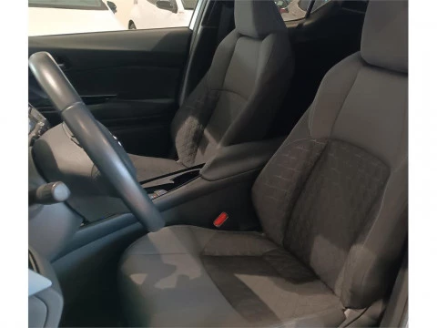 Toyota C-HR 5P Advance 180H e-CVT