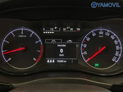 Opel Corsa 1.4 Selective 66 kW (90 CV)