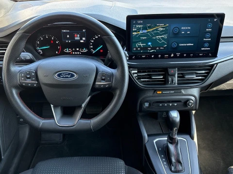 Ford Focus 1.0 Ecoboost MHEV 114kW ST-Line Auto