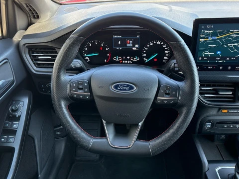 Ford Focus 1.0 Ecoboost MHEV 114kW ST-Line Auto