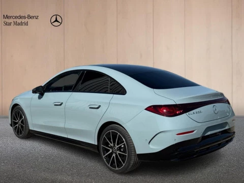 Mercedes-Benz CLA  250+ con tecnologia EQ