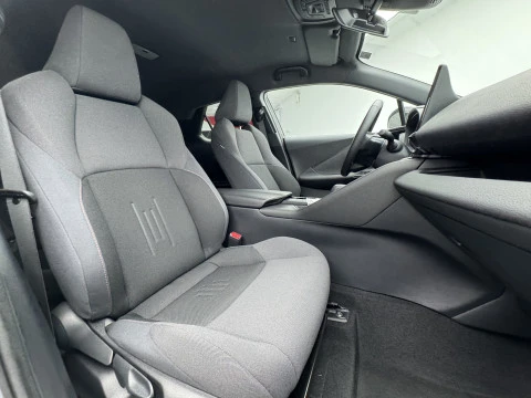 Toyota C-HR Advance Hybrid 140