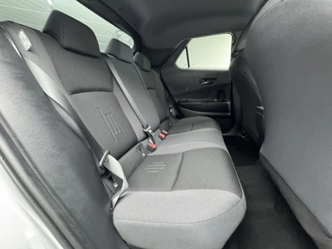 Toyota C-HR Advance Hybrid 140