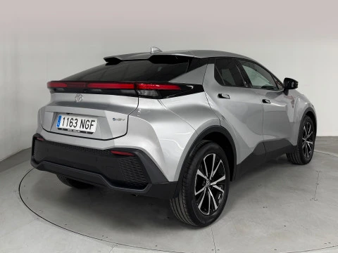 Toyota C-HR Advance Hybrid 140