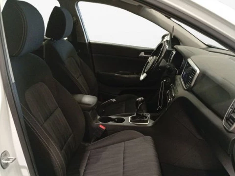 Kia Sportage 1.6 MHEV Business 100kW (136CV) 4x4