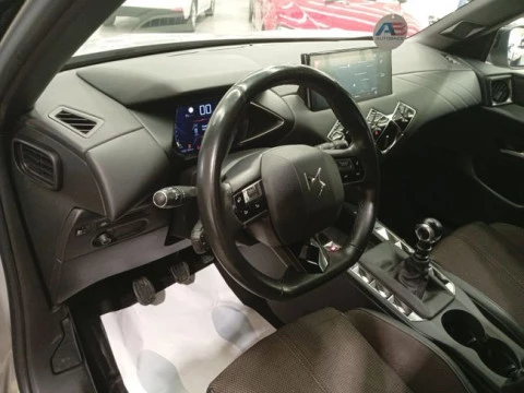 DS 3 Crossback BlueHDi 81 kW Manual BASTILLE